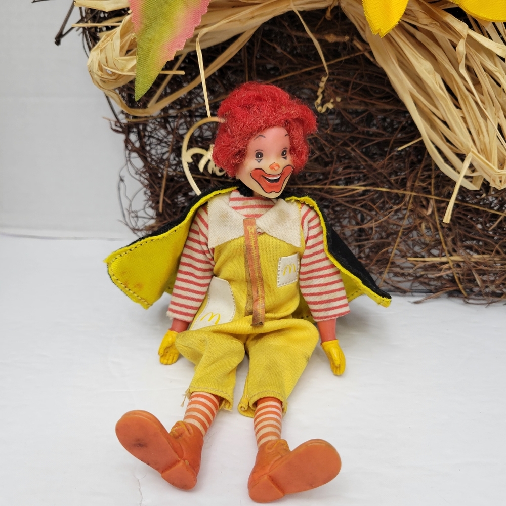 Vintage 1976 Remco Ronald McDonald Action Figure Clown Moveable Head W Cape